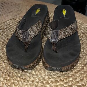 Volatile Island Sandal size 7